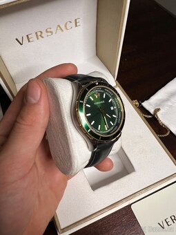 Prodám hodinky Versace VE3A00320 - 2
