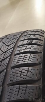 Zimní 235/45/18 Pirelli Sottozero 3 Winter, DOT4222, 7.5mm - 2