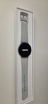Galaxy Watch4 44mm stříbrné - 2