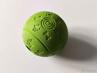 Dog Fantasy Míček na pamlsky zelený 11 cm - 2