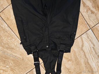 Černé lyžařské kalhoty 128-134 - 2