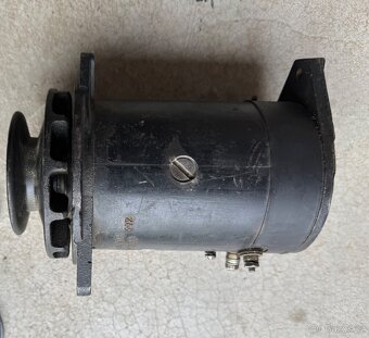 Nepoužité dynamo na GAZ 69 - 2