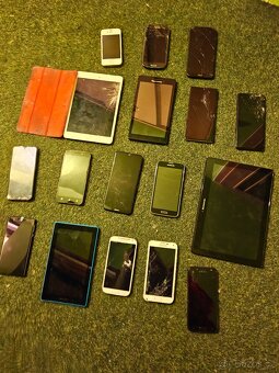 Prodám telefony na náhradní díly - 2