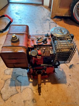 Stabilní motor 8hp - 2