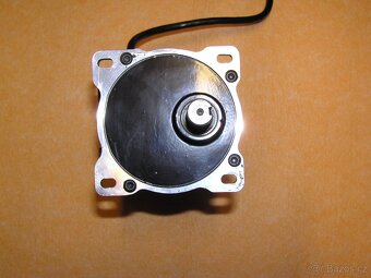 Elektromotor s prevodovkou - 2