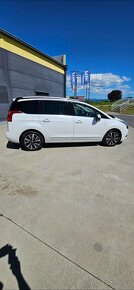 Peugeot 5008 2.0 HDI 120kw  6.rych.automat  7 miestny - 2