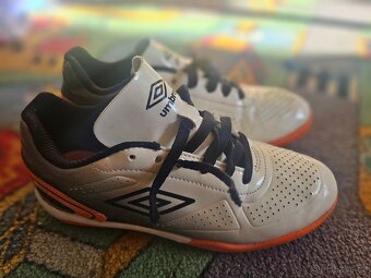 Umbro 33 - 2