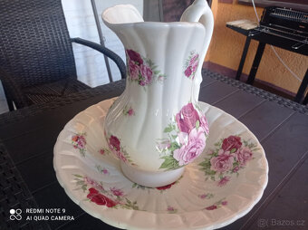 Porcelánový džbán 2,5l s umyvadlem v dekoru - 2