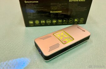 Aiptek V10 – přenosný multimediální projektor - 2