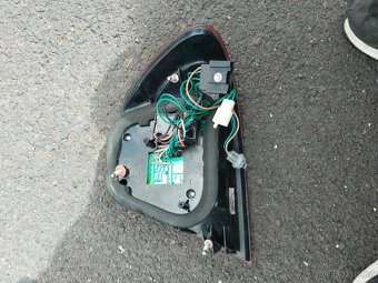 LEVÁ ZADNÍ LAMPA NA BMW E46 CABRIO PLNĚ FUNKČNÍ - 2