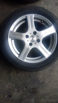 Toyota Yaris - 2