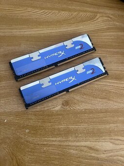 2x8 GB DDR4 3000MHz - 2