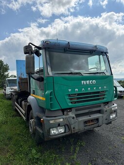 Iveco Trakker 6x4 Traktor, kontejner - 2