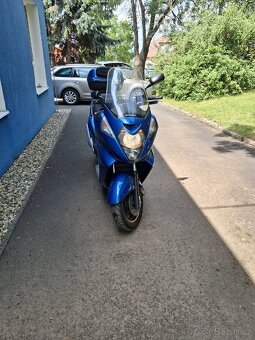 Skútr 400 Honda - 2