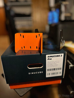 Simucube 2 pro s držákem a 2 volanty na popelník - 2
