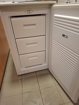 mraznička šuplíková zn. Indesit 80l - 2