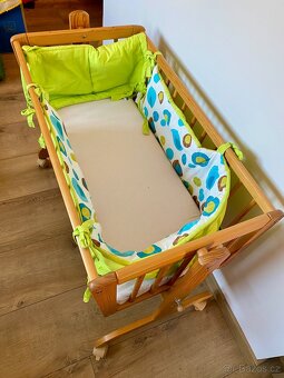 Dřevěná kolébka - 2