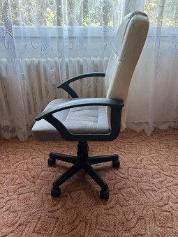 Kancelářské křeslo - 2