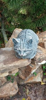 Zahradní dekorace- Dřímající kočka 2 - 2