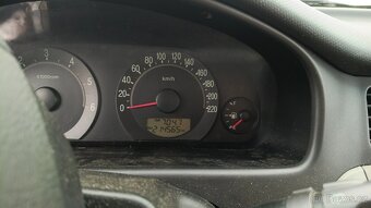 Hyundai Trajet 2,0 CRDI - 2