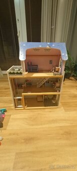 Domeček pro panenky - 2