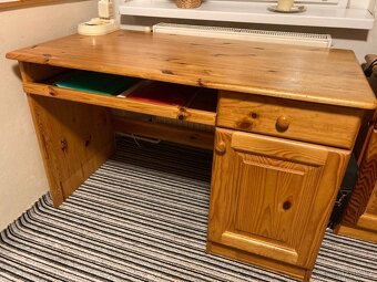 Psací stůl masiv - 2