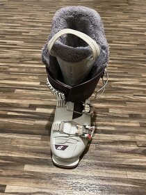 Sjezdové lyže dl. 120 cm a sjezdové boty - 2