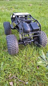 RC crawler 1:10 Giant - 2