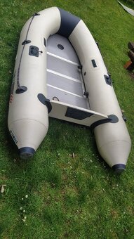 Prodám člun s motorem 5kW - 2