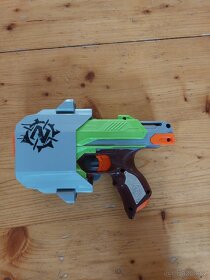 Zombie nerf pistole - 2