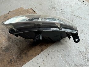 prodam predni leve svetlo audi a6 4f - 2