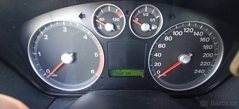 Ford Focus Ghia 2.0. TDCI 98 kW - 2