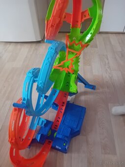 Hot wheels dráha se 4 smyckami - 2