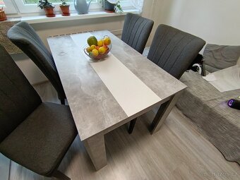 Jídelní stůl + 4 židle - 2
