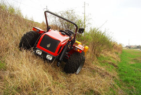 Malotraktor AGT 960 svahový speciál, otočné pracoviště, 50HP - 2