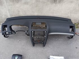 ŠKODA OCTAVIA 2 – PALUBNÍ DESKA, AIRBAGY, PÁSY... - 2