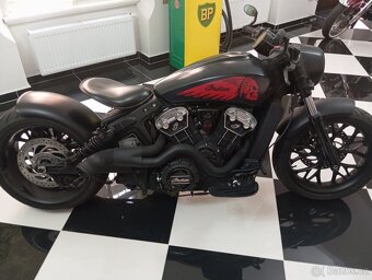 Indian scout bobber Dark Horse Custom - 2