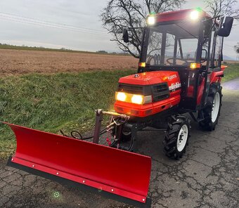 Japonský traktor KUBOTA GL 23
Diesel 3 válec, 23HP - 2