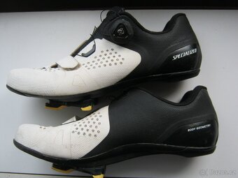 Silniční tretry SPECIALIZED TORCH 2.0 vel. 41,5, stélka 26,5 - 2