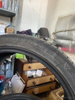Letní 235/40/19 - 2