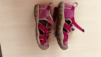 Dívčí sandály - Keen vel. 32/33 - 2
