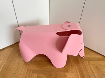 Slon Vitra Eames Elephant - 2