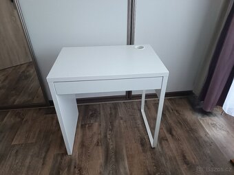 Psací stůl Micke Ikea - 2