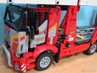 LEGO 42098 Kamion pro přepravu aut - 2
