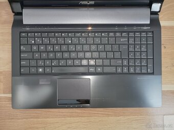 Čtyřjádrový notebook Asus N53S, 2 GB grafika - 2