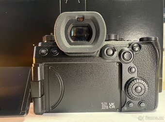 Panasonic S5iix - 2