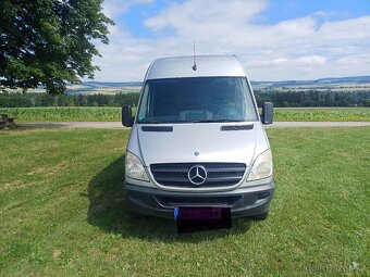 Mercedes-Benz Sprinter - 2