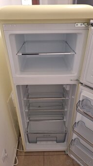 Retro lednice ETA – střední velikost, krémová, výborný stav - 2