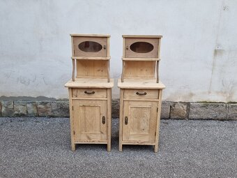 NÁDHERNÉ STARÉ SMRKOVÉ NOČNÍ STOLKY PO RENOVACI - 2