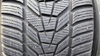 Zimní pneu 245/40/19 Hankook - 2